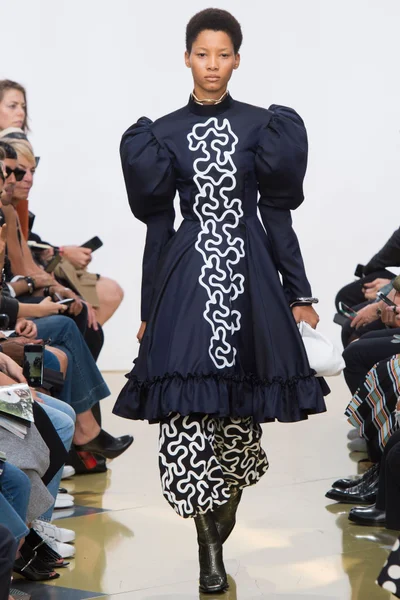 Look 11